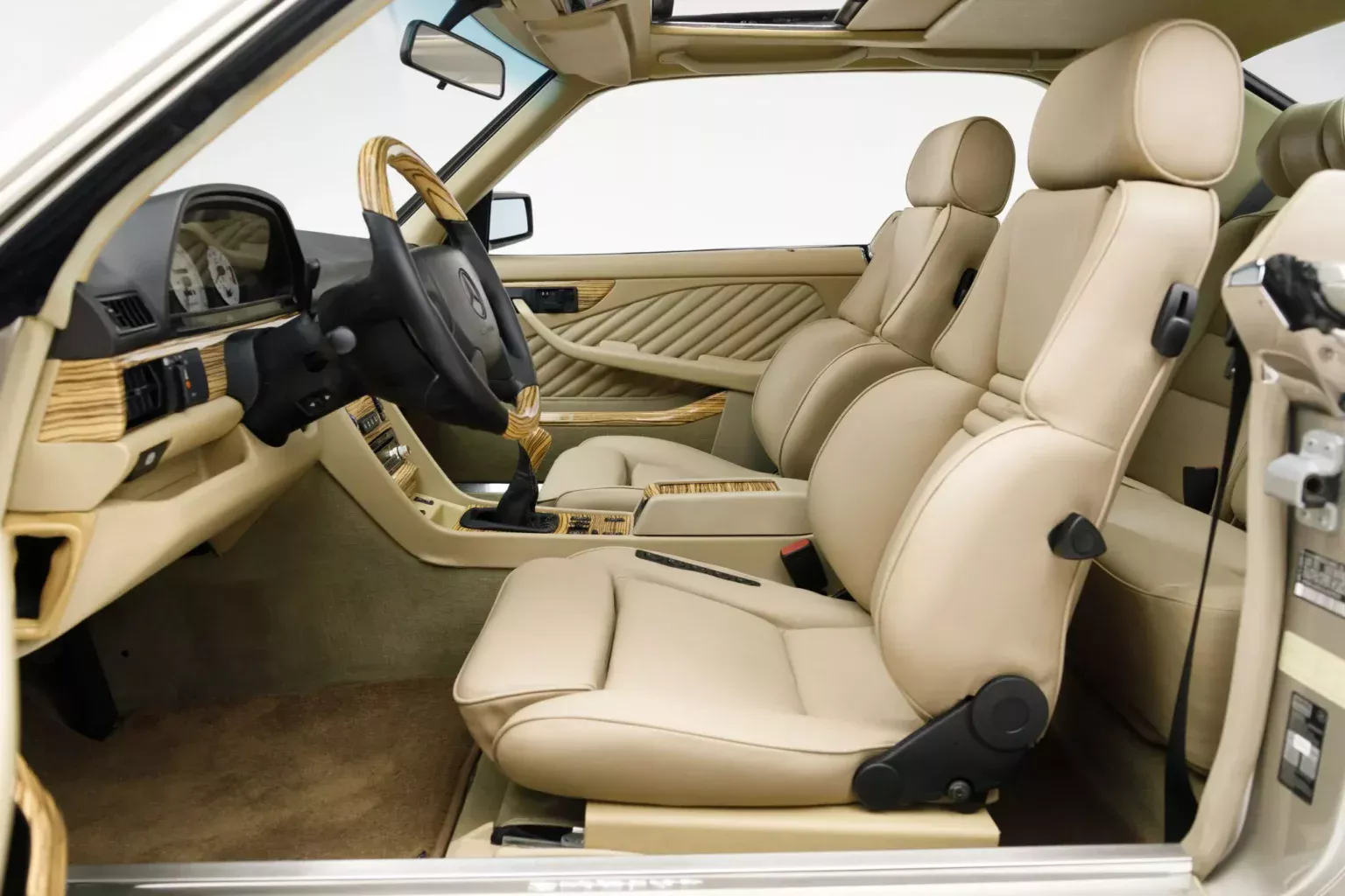 Mercedes-560SEC-7-1536x1024