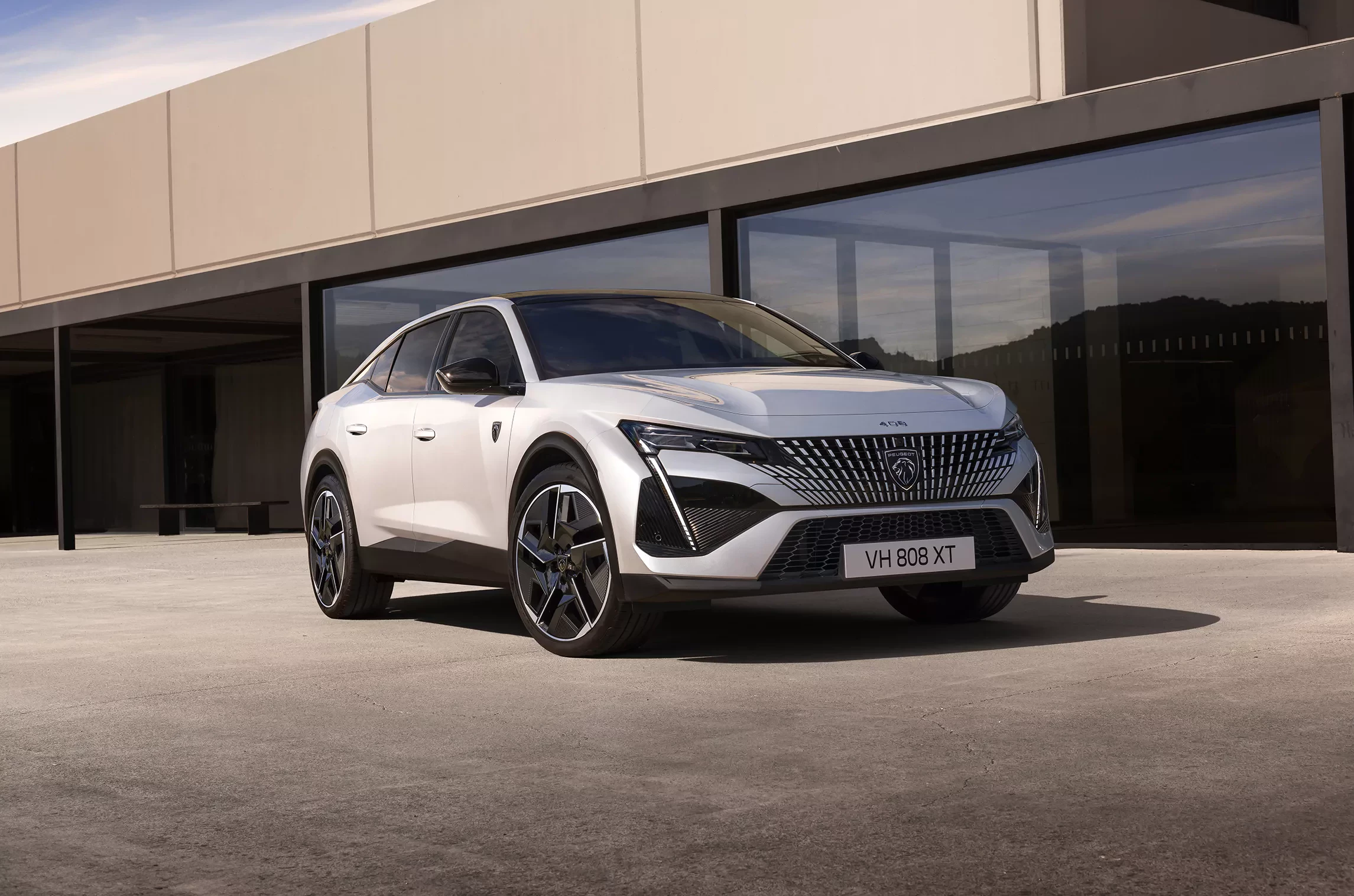 Peugeot E-408 SUV EV