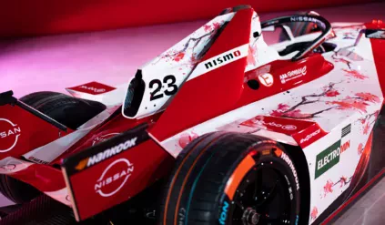 Nissan e‑4ORCE 05 / nowy bolid Formuły E GEN3 Evo zespołu Nissan Formula E Team / malowanie na sezon 2024/2025