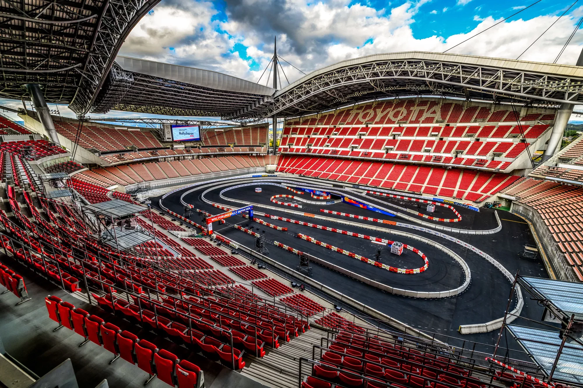 Toyota Stadium / Rajd Japonii 2024 / WRC