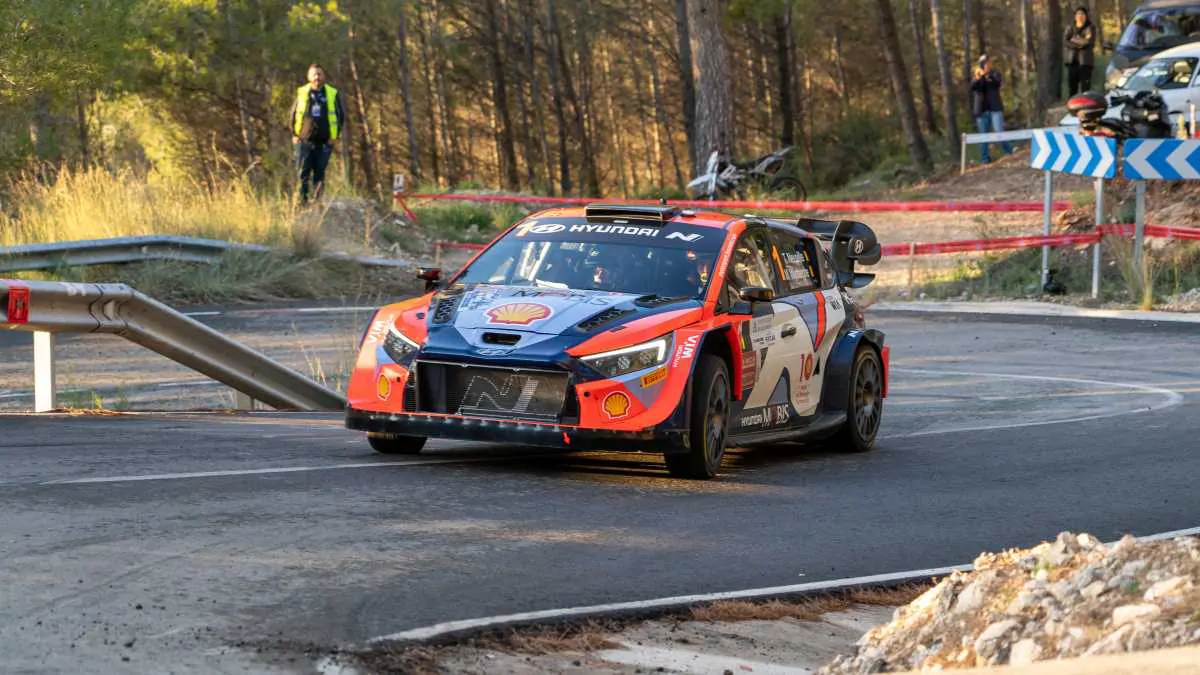 Thierry Neuville / Hyundai i20 N Rally1 / Rallye La Nucia 2024 / samochód rajdowy Rally1 w specyfikacji 2025
