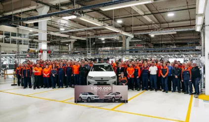 volvo-ghent-plant-celebrates-milestone-with-40-series-crossover-number-1000000-241065_1