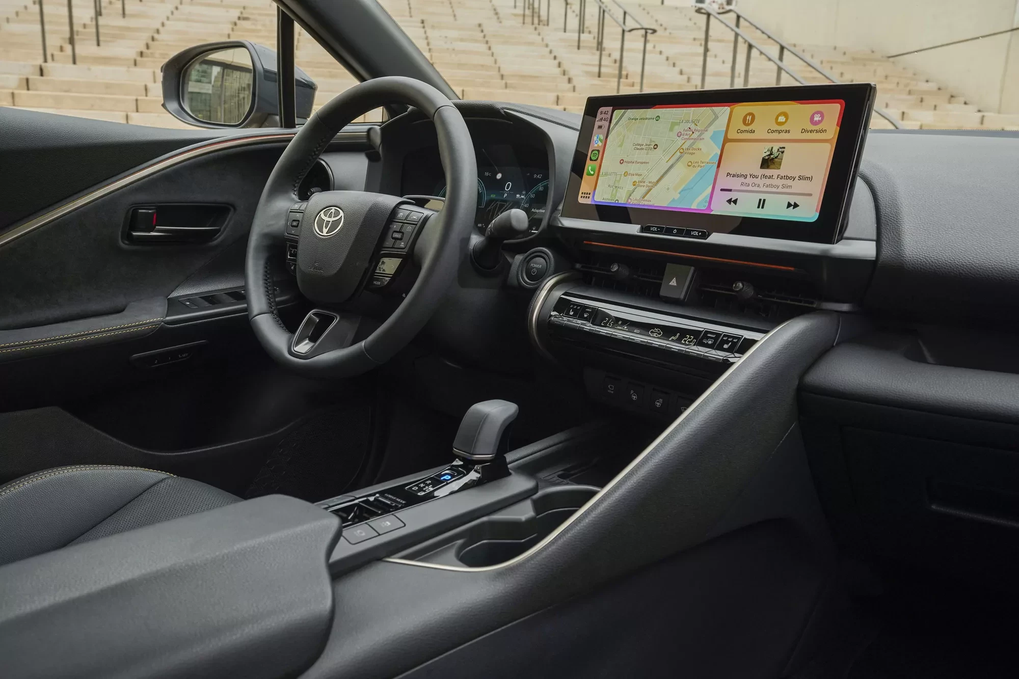 Toyota C-HR Plug-In Hybrid / wnętrze Toyoty C-HR PHEV