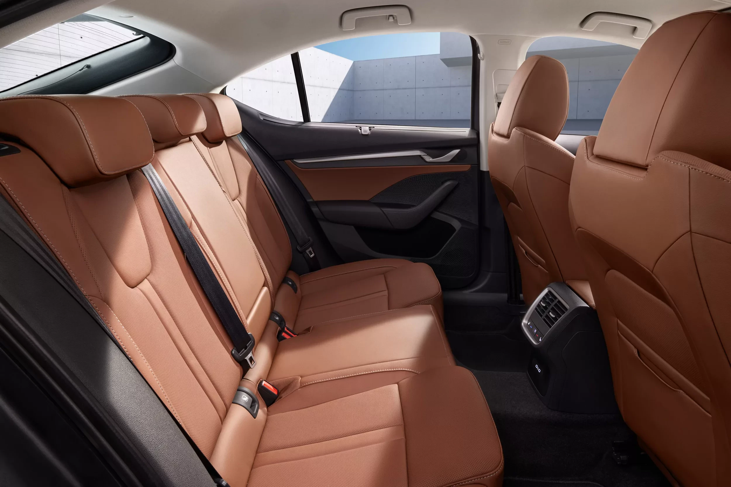 Skoda Octavia po rabatach staje sie lepszą opcją dla rodzinnej Toyoty