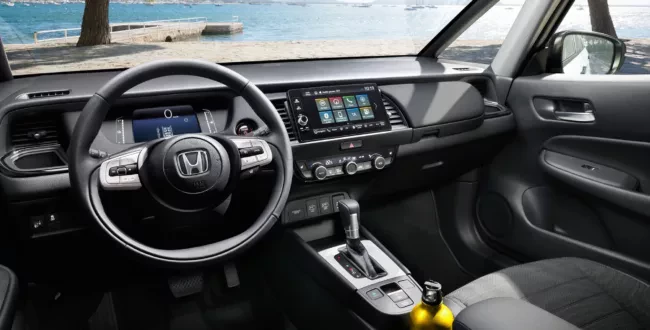 Honda Jazz Crosstar e:HEV wnętrze
