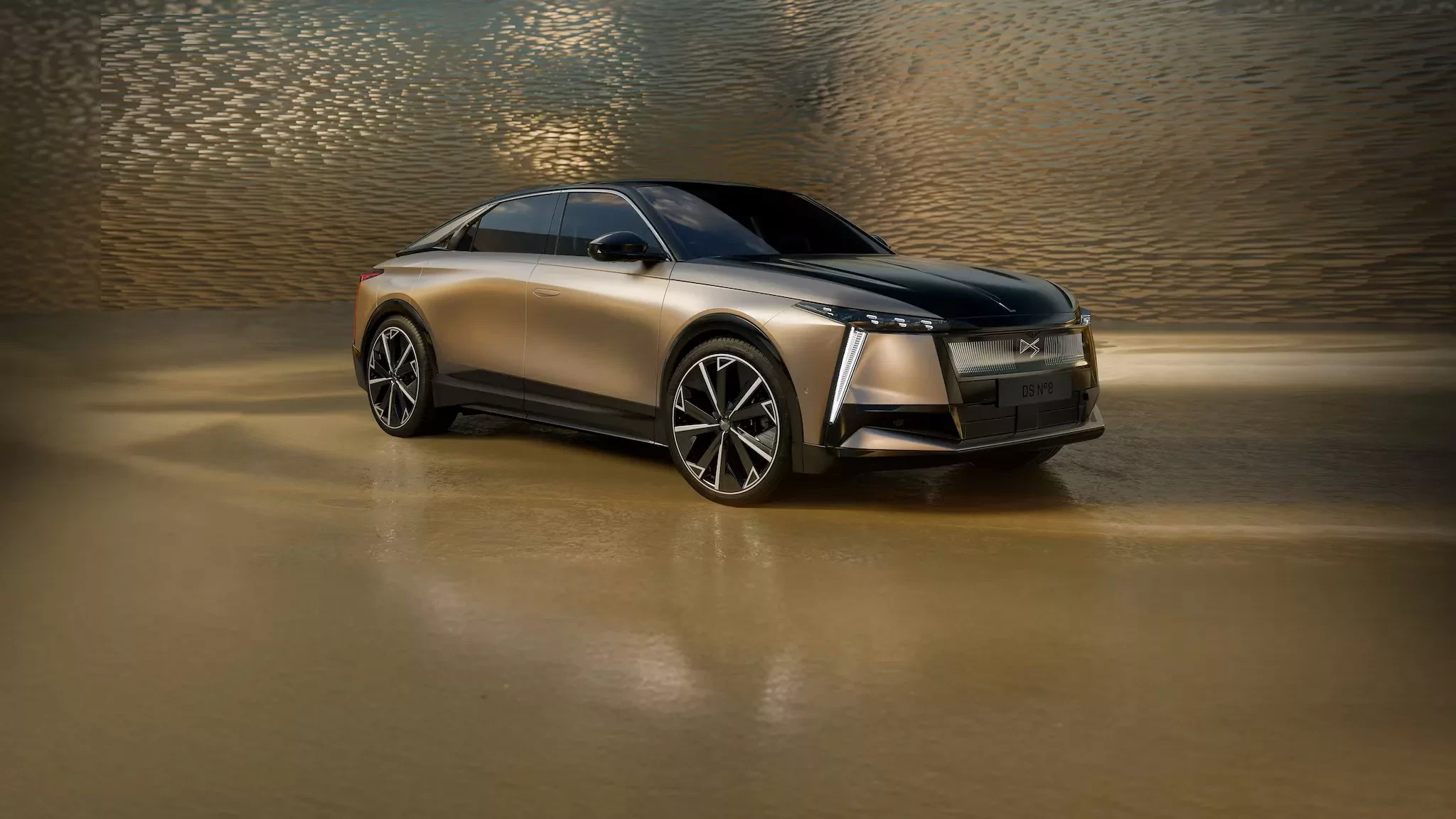 DS N°8 nowy rywal Tesli Model Y