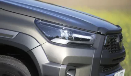 Toyota Hilux / reflektor Toyoty Hilux