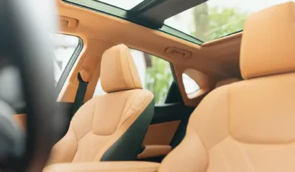 Lexus NX 350h wnętrze