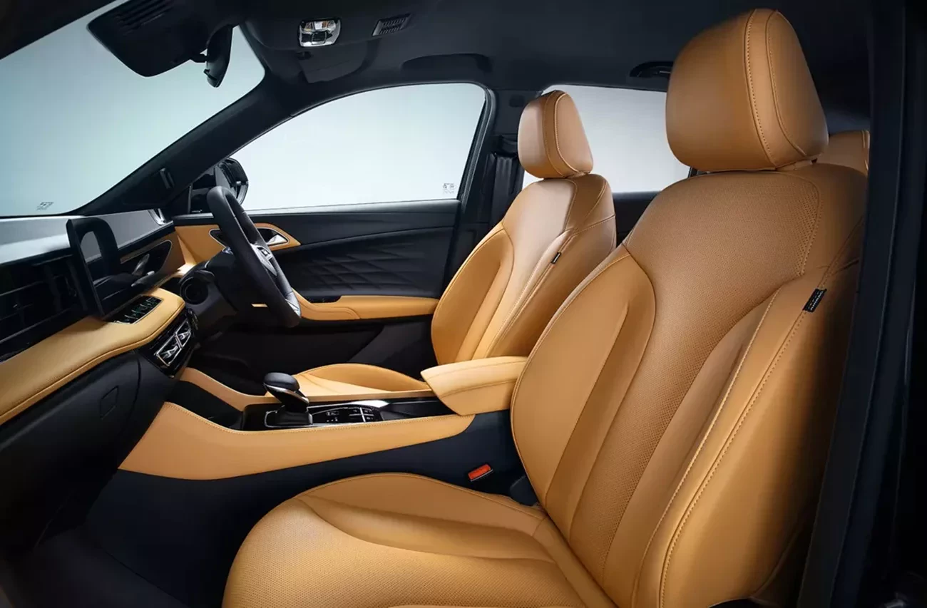 MG HS 2025 SUV rywalem hybrydowej Toyoty RAV4