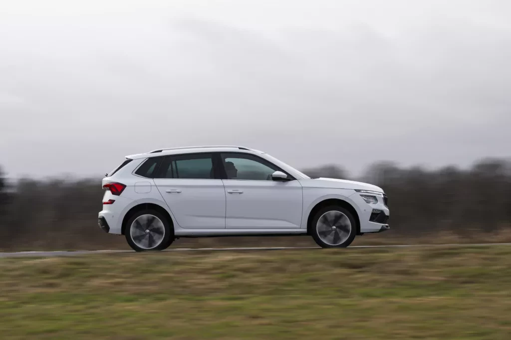 Nowe Skody były za tanie. Salony musiały podnieść ceny, ale kolejki tutaj jak były, tak są