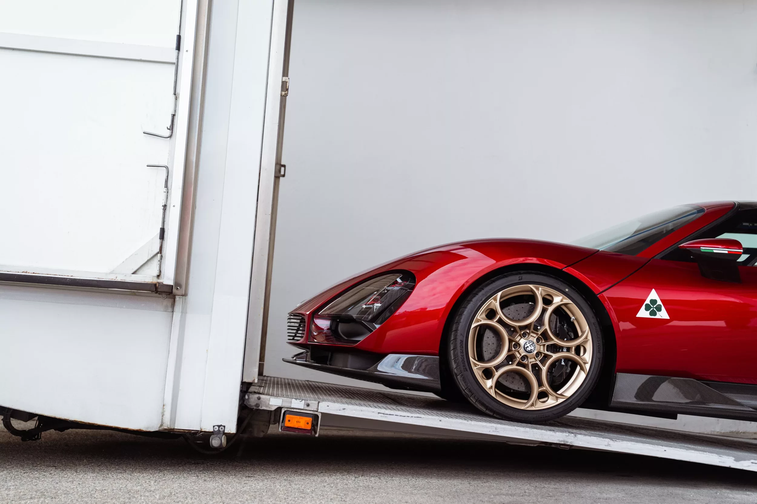 pierwsze Alfa Romeo33 Stradale trafiło do właściciela