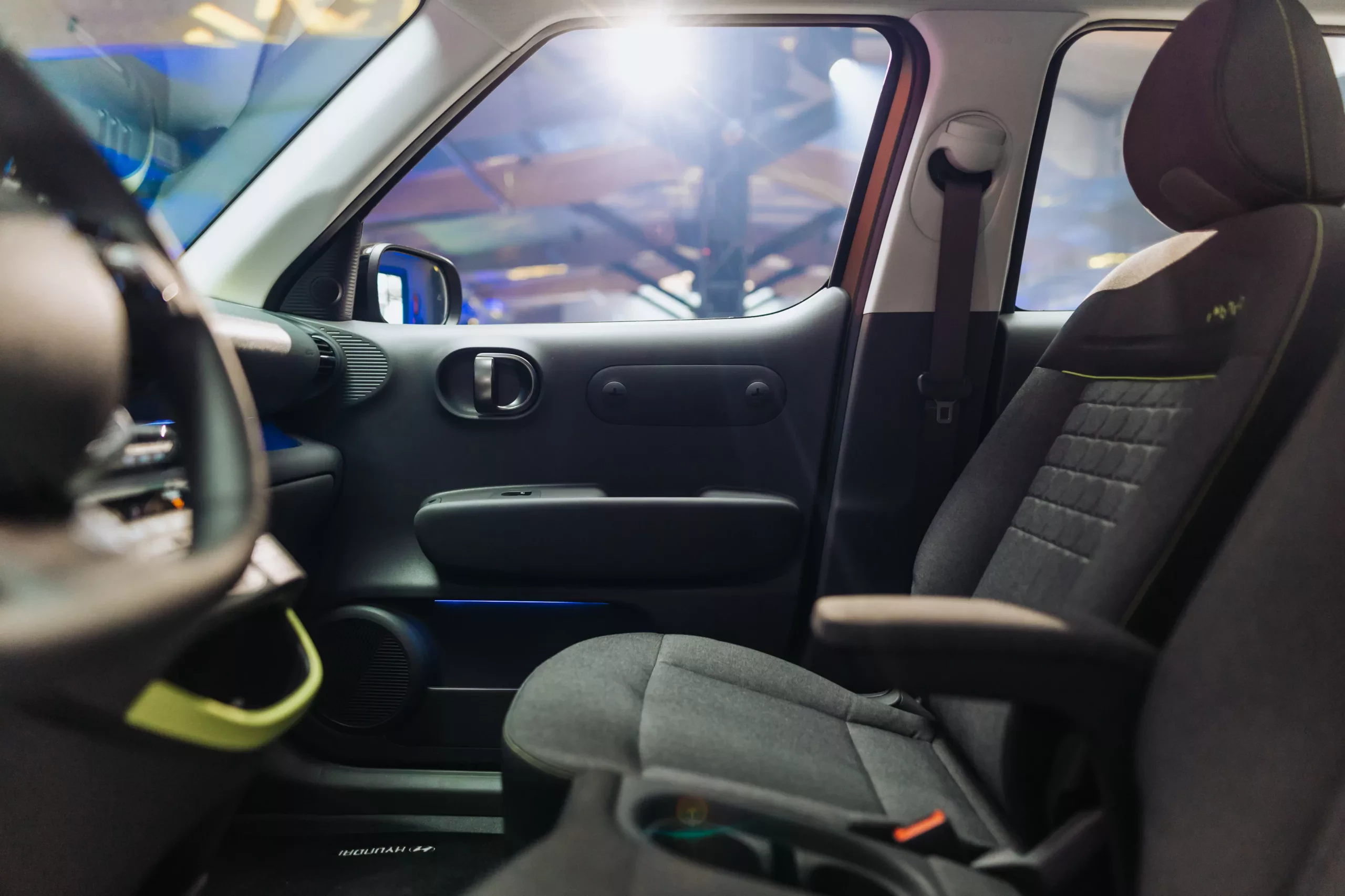 hyundai-inster-laczy-w-sobie-cechy-drozszych-samochodow