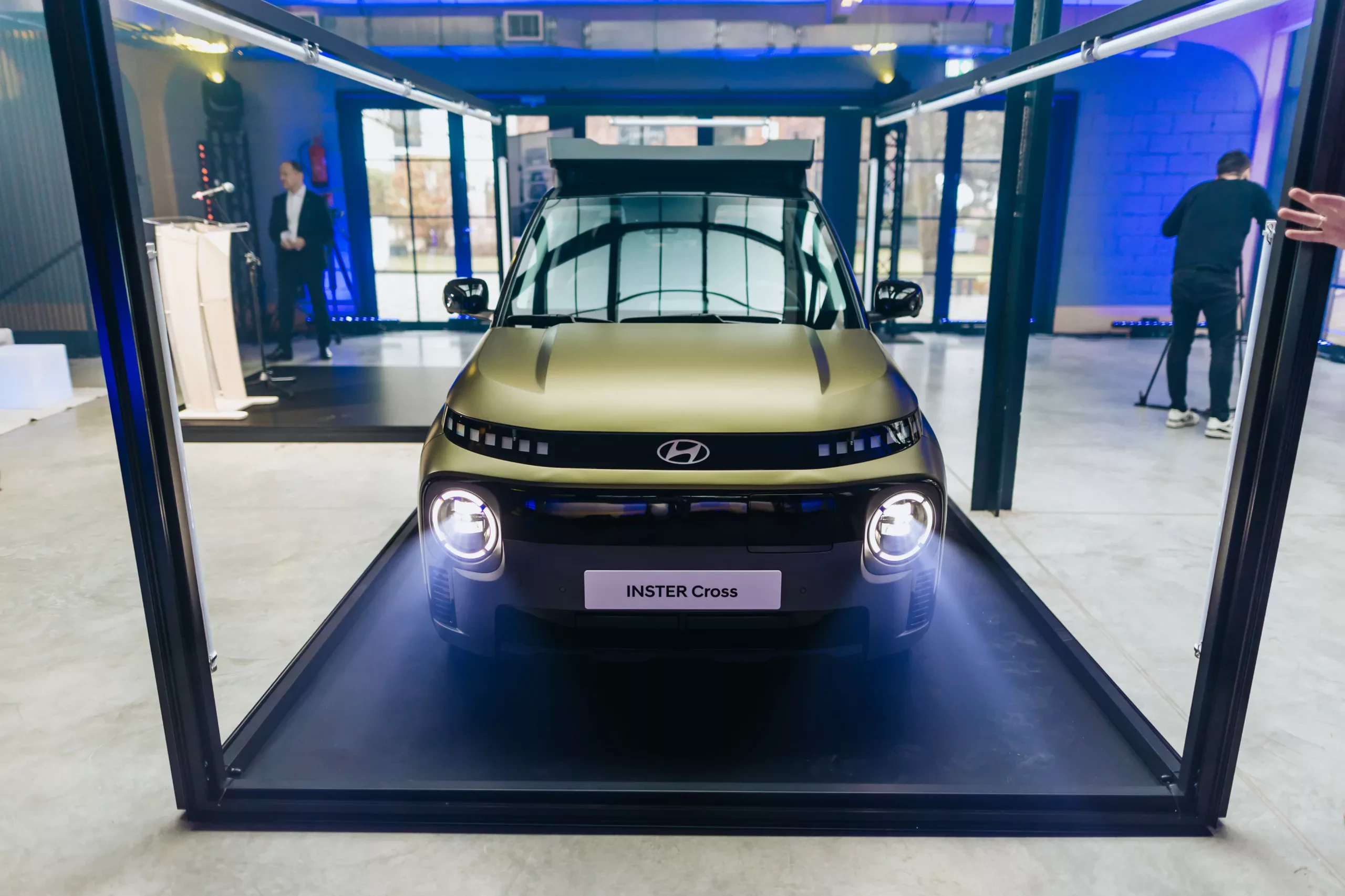 hyundai-inster-laczy-w-sobie-cechy-drozszych-samochodow