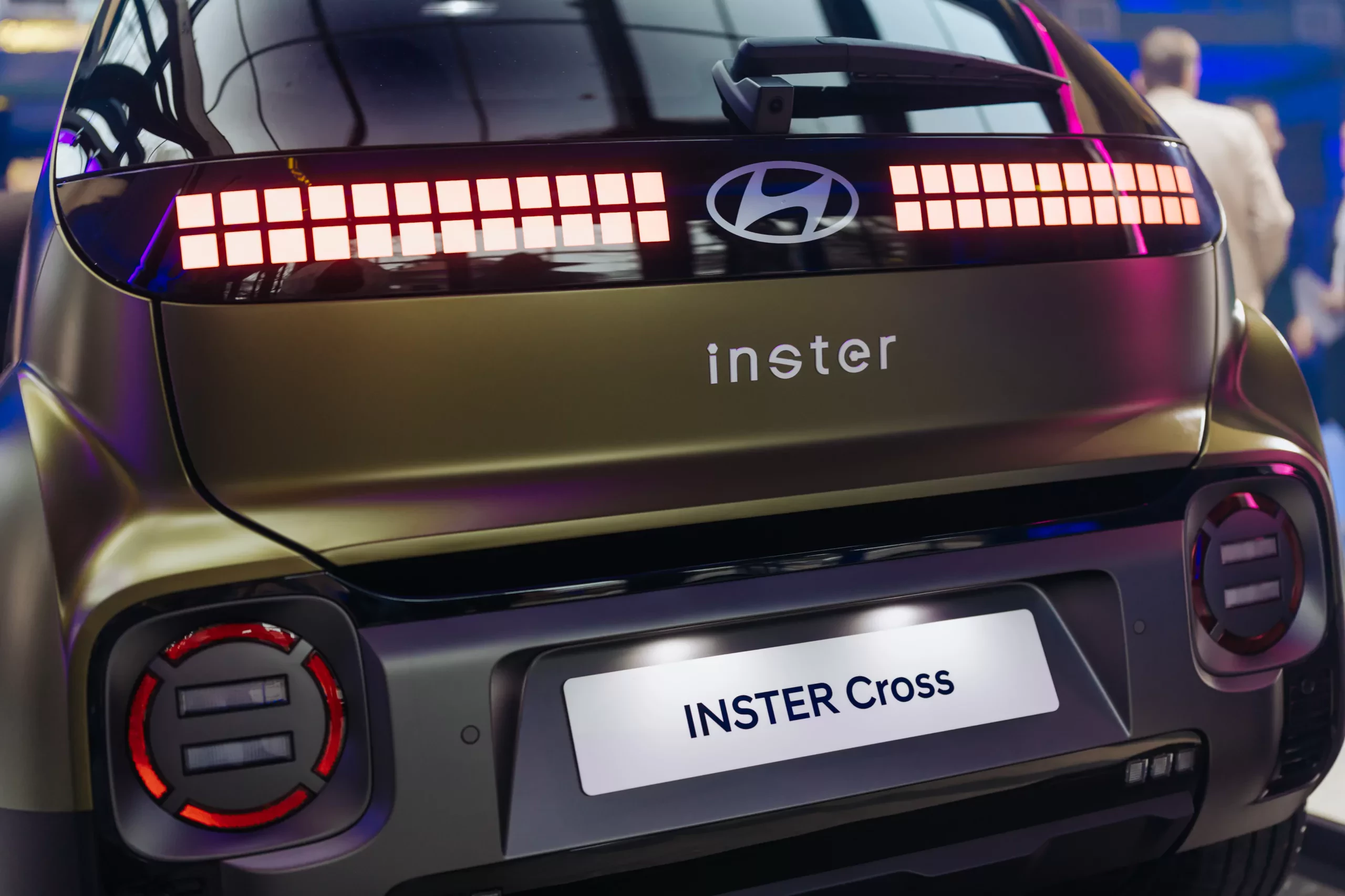 hyundai-inster-laczy-w-sobie-cechy-drozszych-samochodow