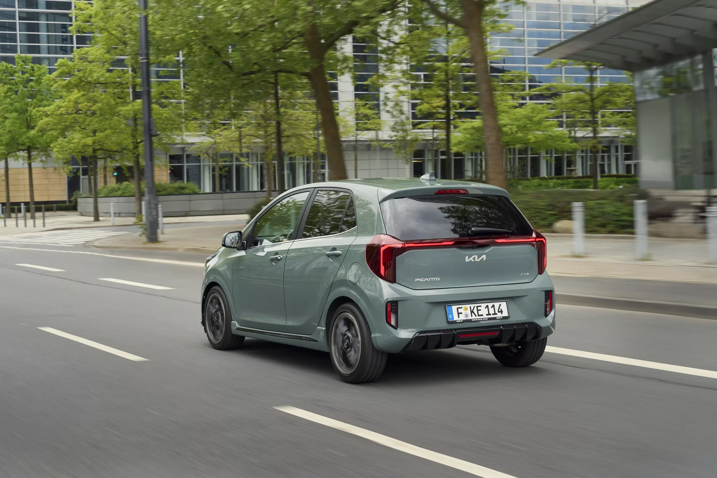 kia-picanto-gtline jak Dacia Sandero jest tanią i wydajną opcją do miasta