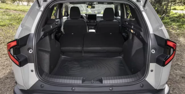 nowa dacia duster w cenie toyoty oferuje nadwozie SUV