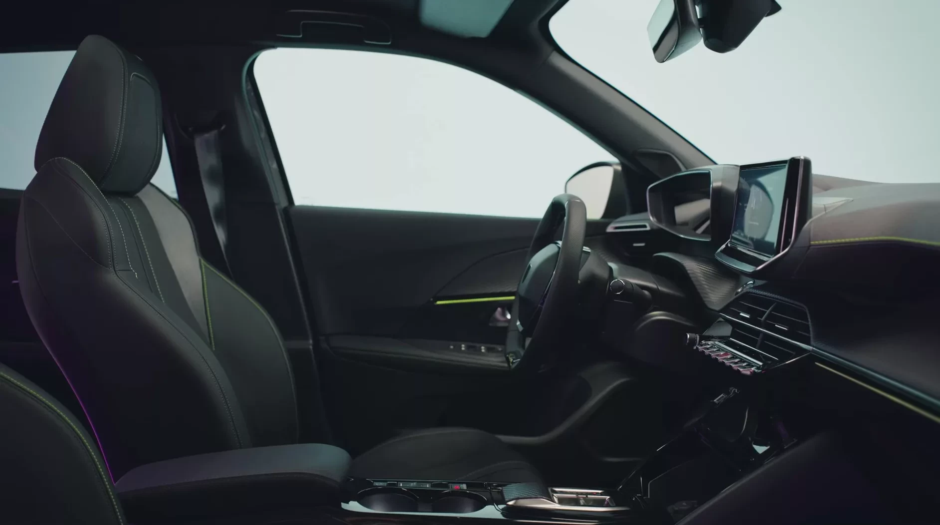 nowy peugeot 2008 styl wnętrza