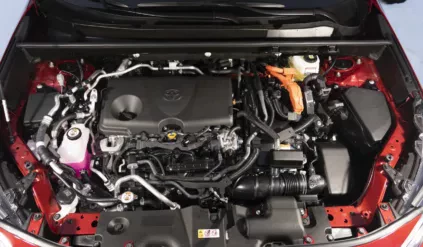 toyota-hybryda-plug-in