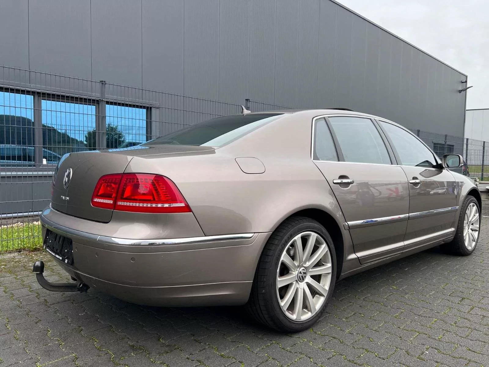 volkswagen-phaeton-
