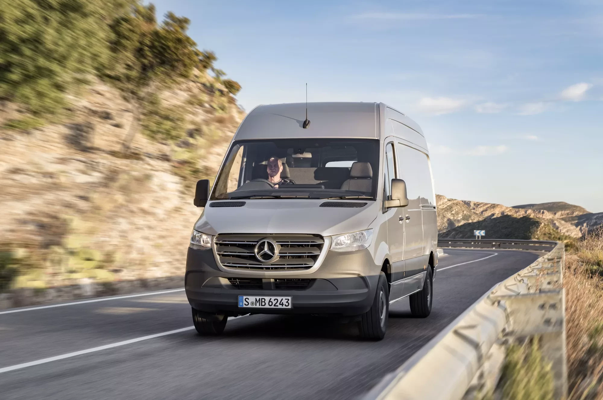 Mercedes Sprinter to nie tylko diesle