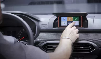 Dacia Sandero / samochód dla biedaków / wnętrze / Dacia Media Control System