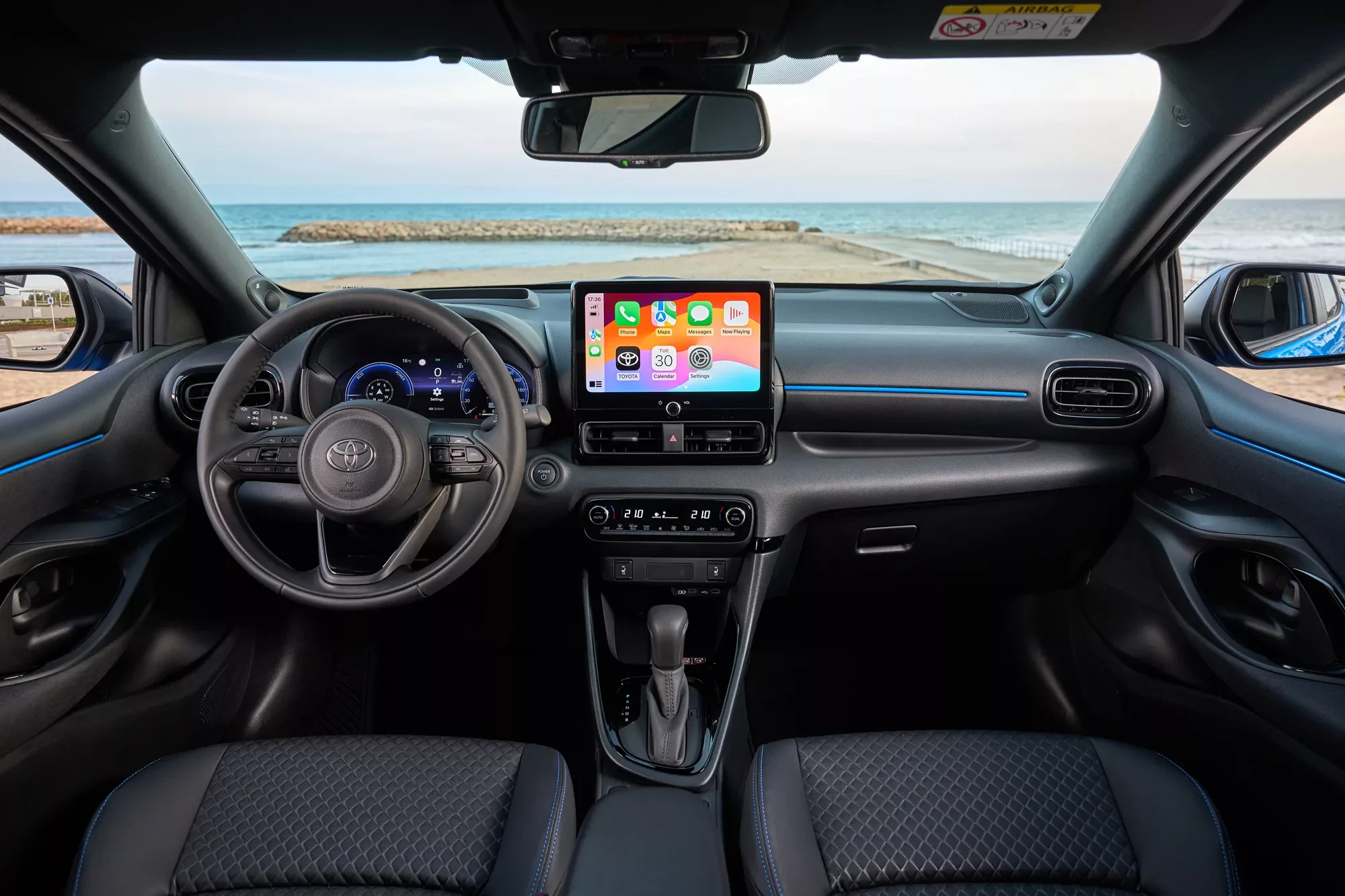 Toyota Yaris 2024 wnętrze