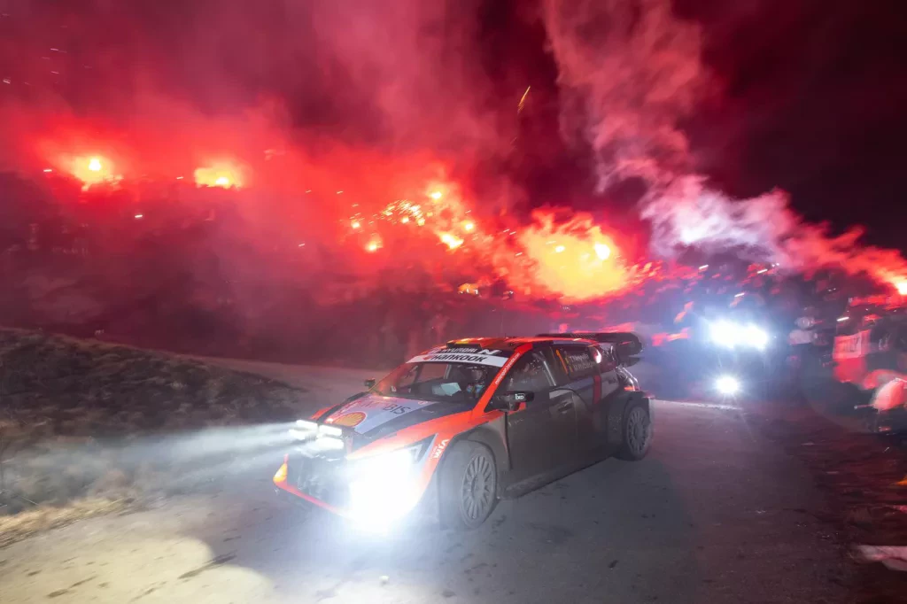 Neuville i Wydeaghe na trasie czwartkowego etapu Rajdu Monte Carlo