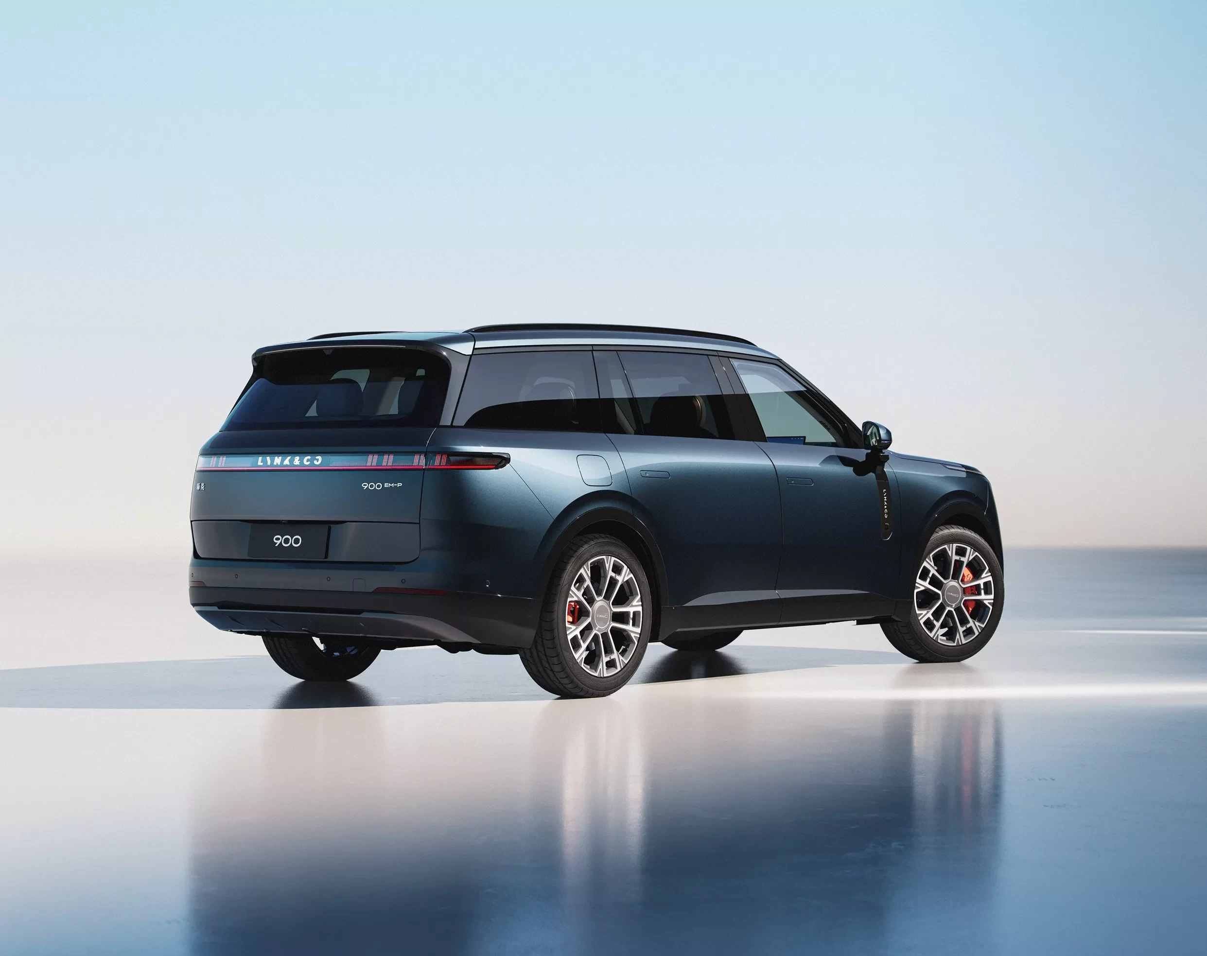 SUV Lynk Co 900 2025