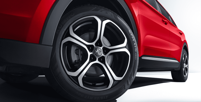 MG ZS benzyna 2025