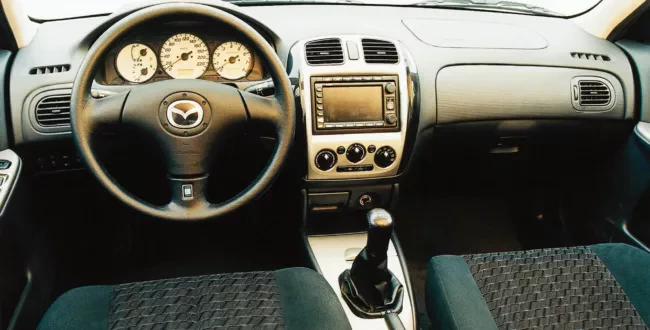 Mazda 323 cena spalanie osiągi silnik