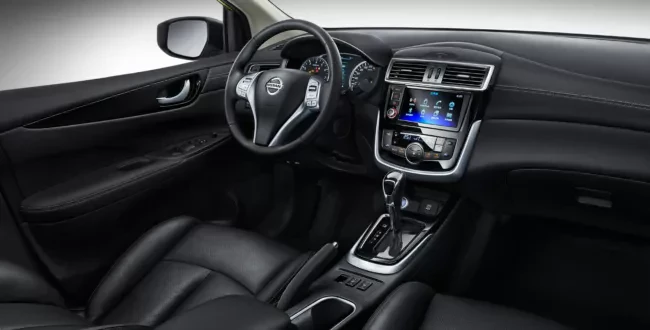 Nissan Tiida cena spalanie samochód do pracy na co dzień pierwsze auto