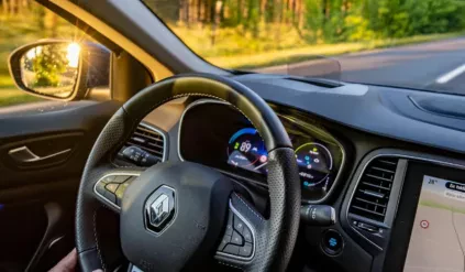 Renault Clio V6 cena moc osiągi silnik napęd