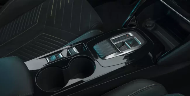 nie suv a komapkt Peugeot 208 / E-208 plynie na fali popularnosci