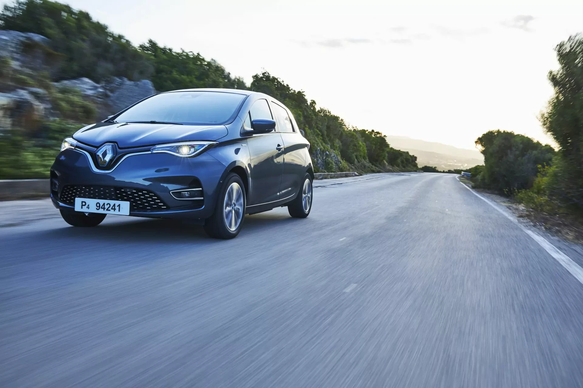 Renault Zoe cena zasięg ładowanie koszty silnik bateria