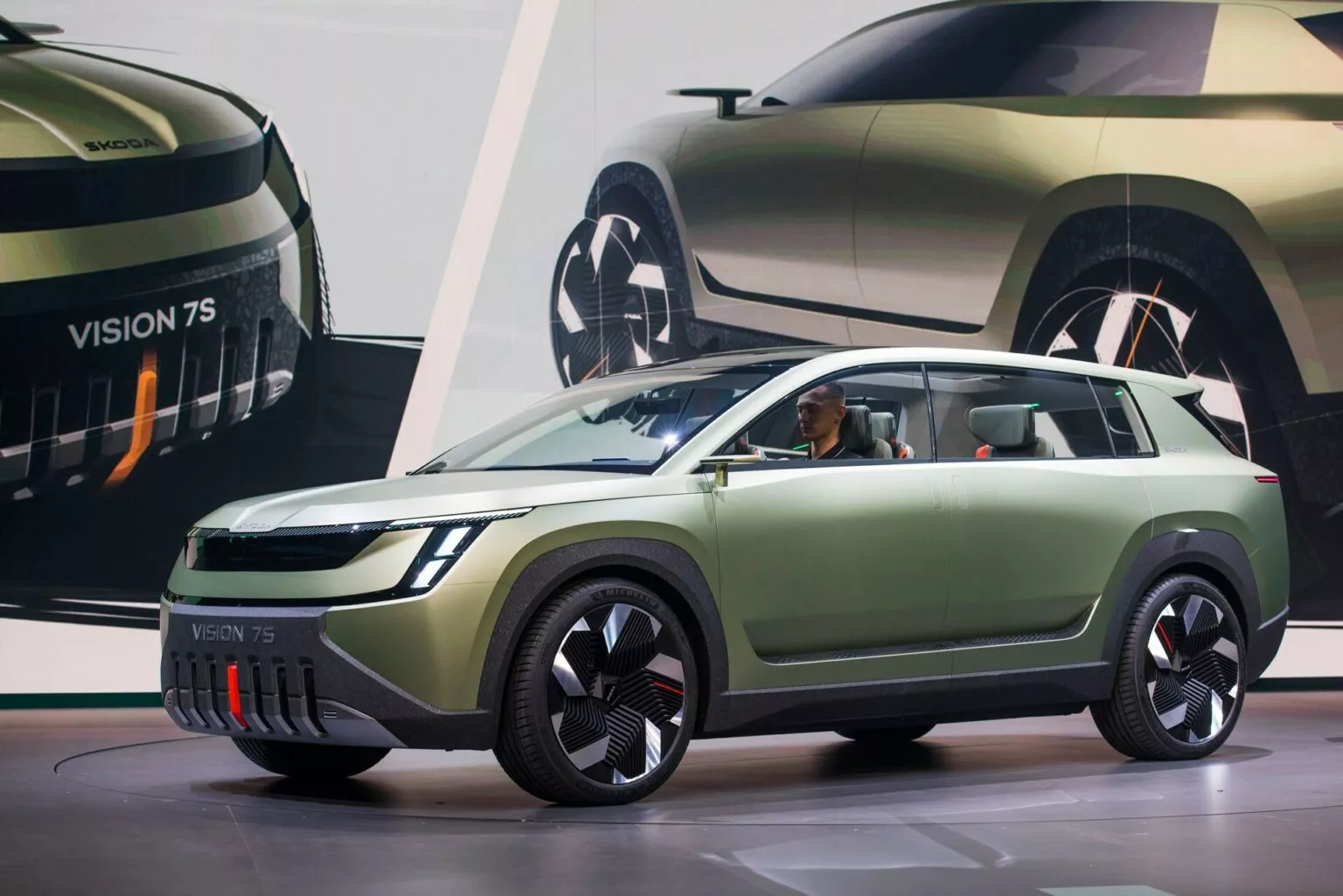 Skoda-Vision-7S-concept-0114-256-1536x1025