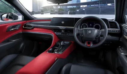 Toyota Crown Sport Aero Over Ferrari Purosangue cena moc osiągi