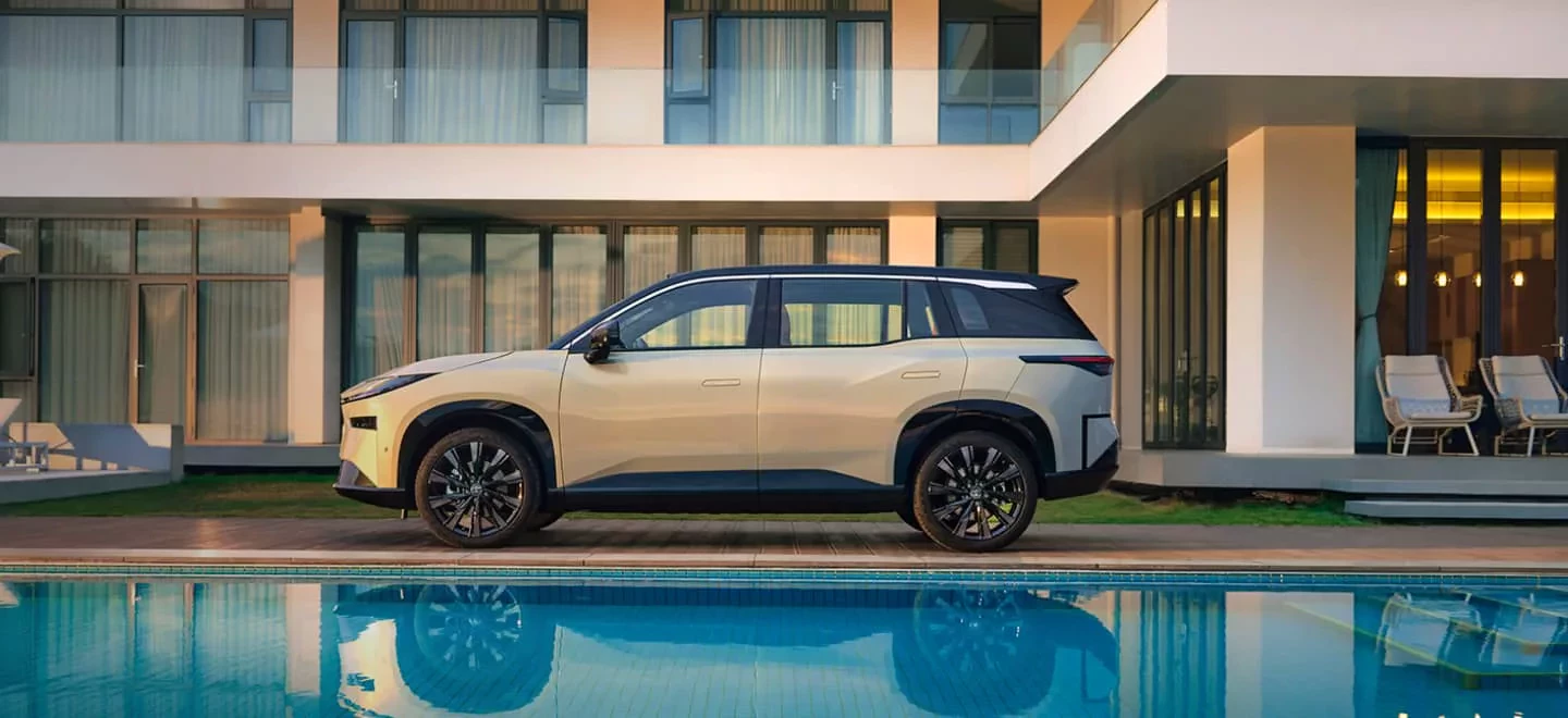 Toyota Platinum 3X SUV EV