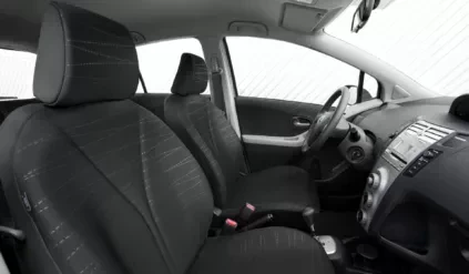 Toyota Yaris pierwsza generacja cena silnik spalanie