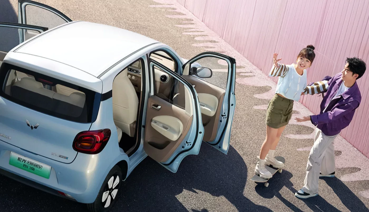 Wuling Hongguang MINIEV model 4doors