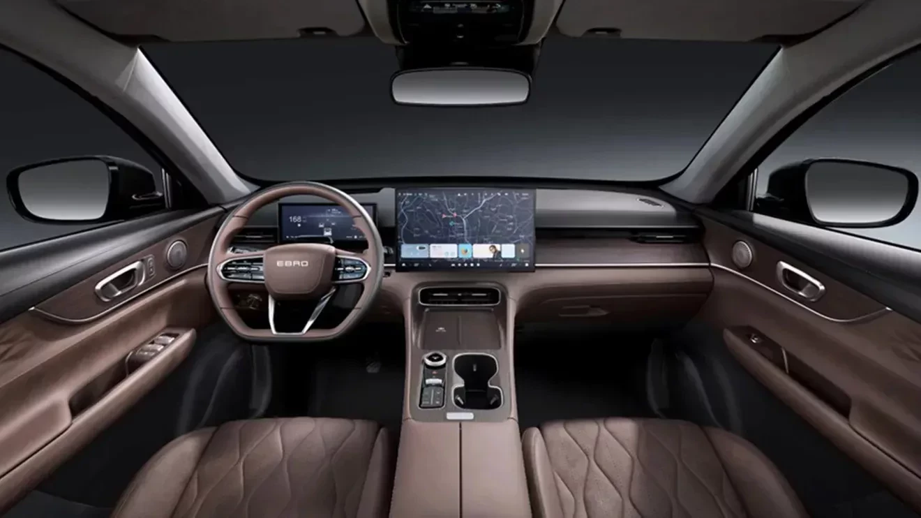 SUV EBRO S800 wnętrze