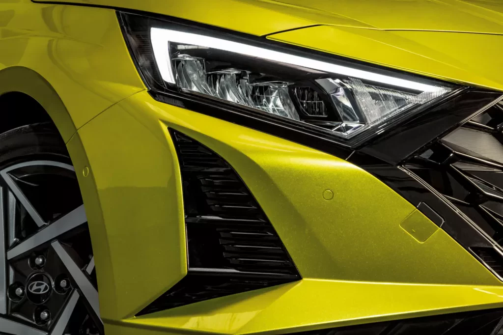 Hyundai wywraca Dacii stolik z tanimi autami, obniżając cenę i20 do 64 600 zł. Klienci momentalnie pojawili się po niego w salonach