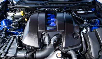 lexus-rc-f-silnik-spalinowy