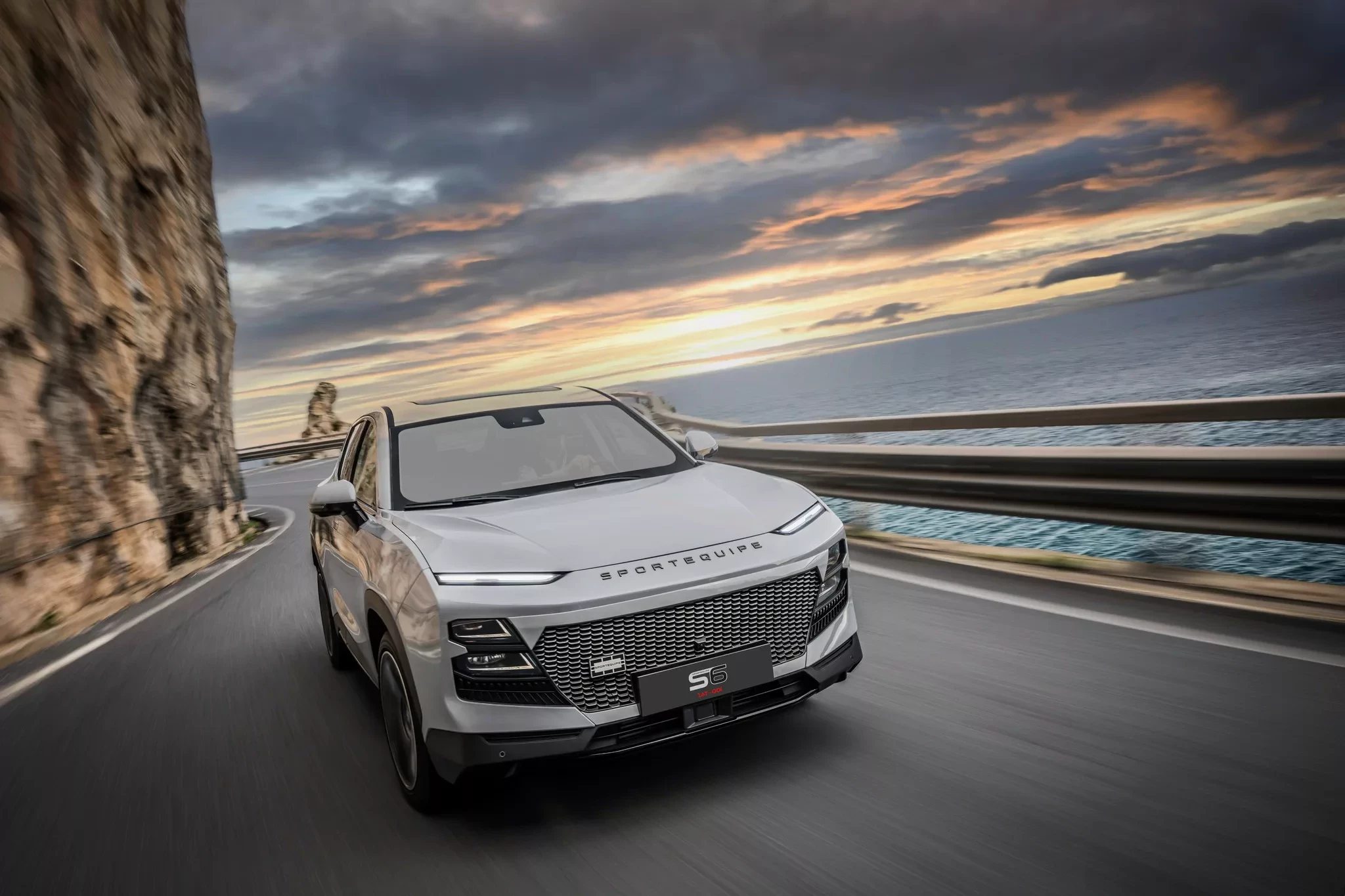 nowy-wloski-suv-sportequipe-6-gt