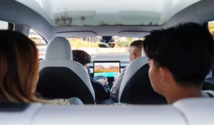 Tesla Model Y / multimedialny ekran