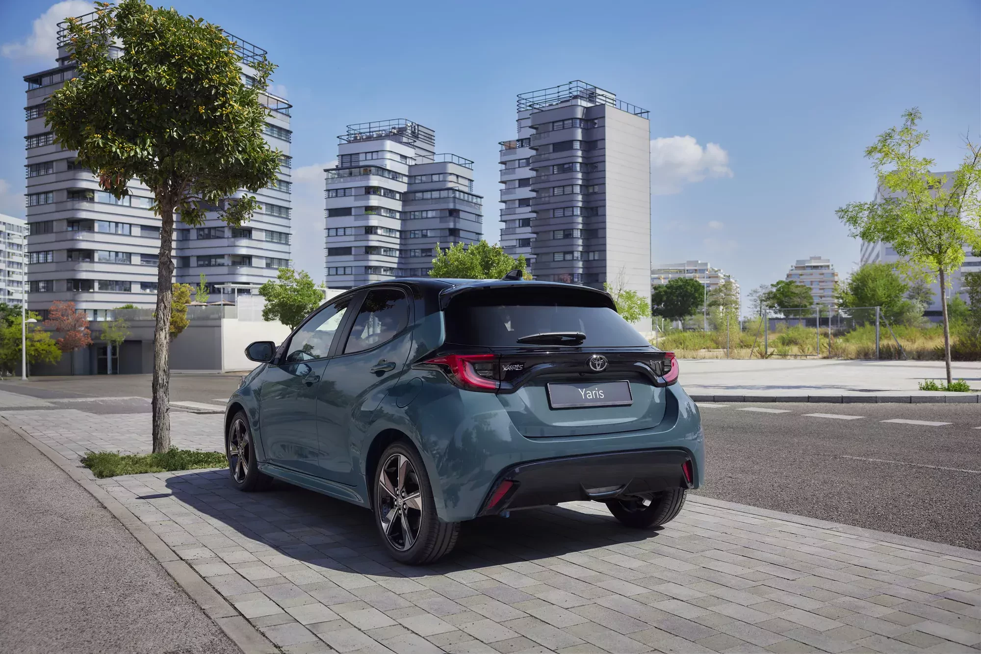 Toyota Yaris 2025 / nowy lakier Forest Green