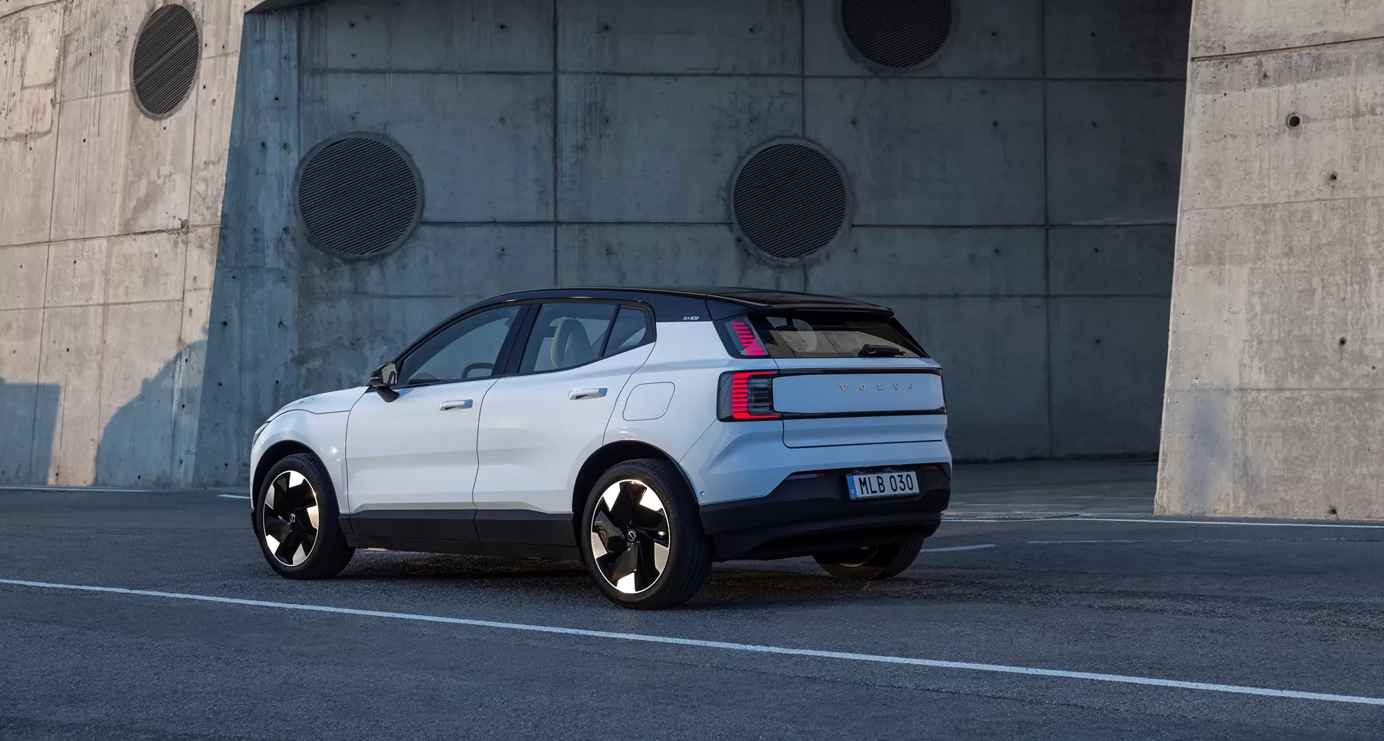 Volvo EX30 / mały SUV