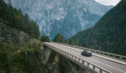 Volvo XC60 lifting 2025