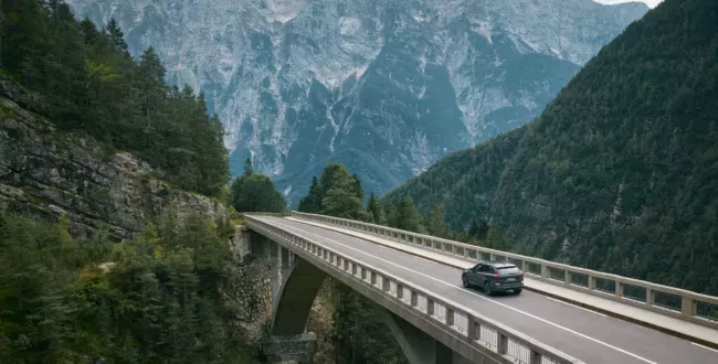 Volvo XC60 lifting 2025