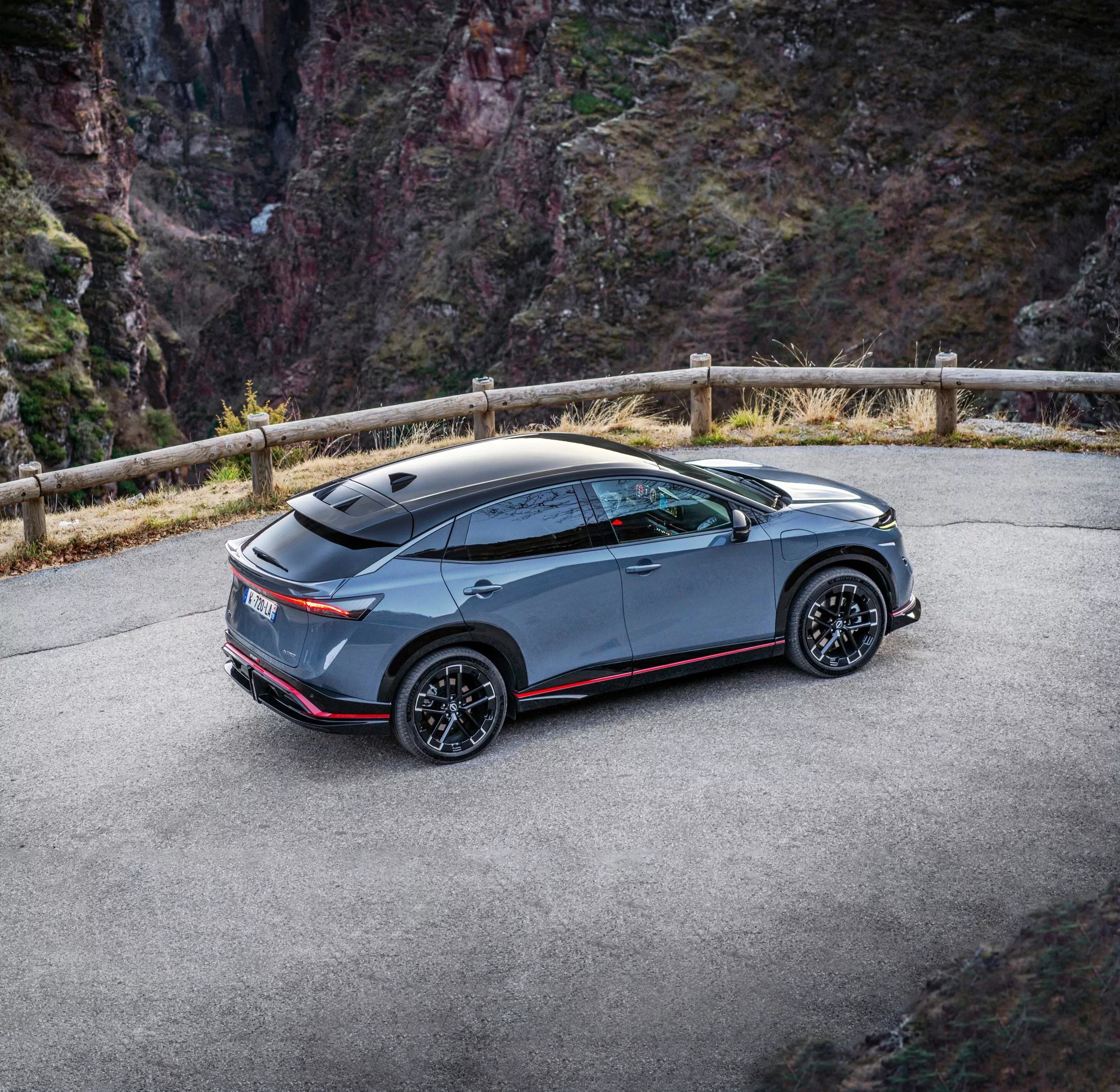 SUV Nissan Ariya Nismo 2025