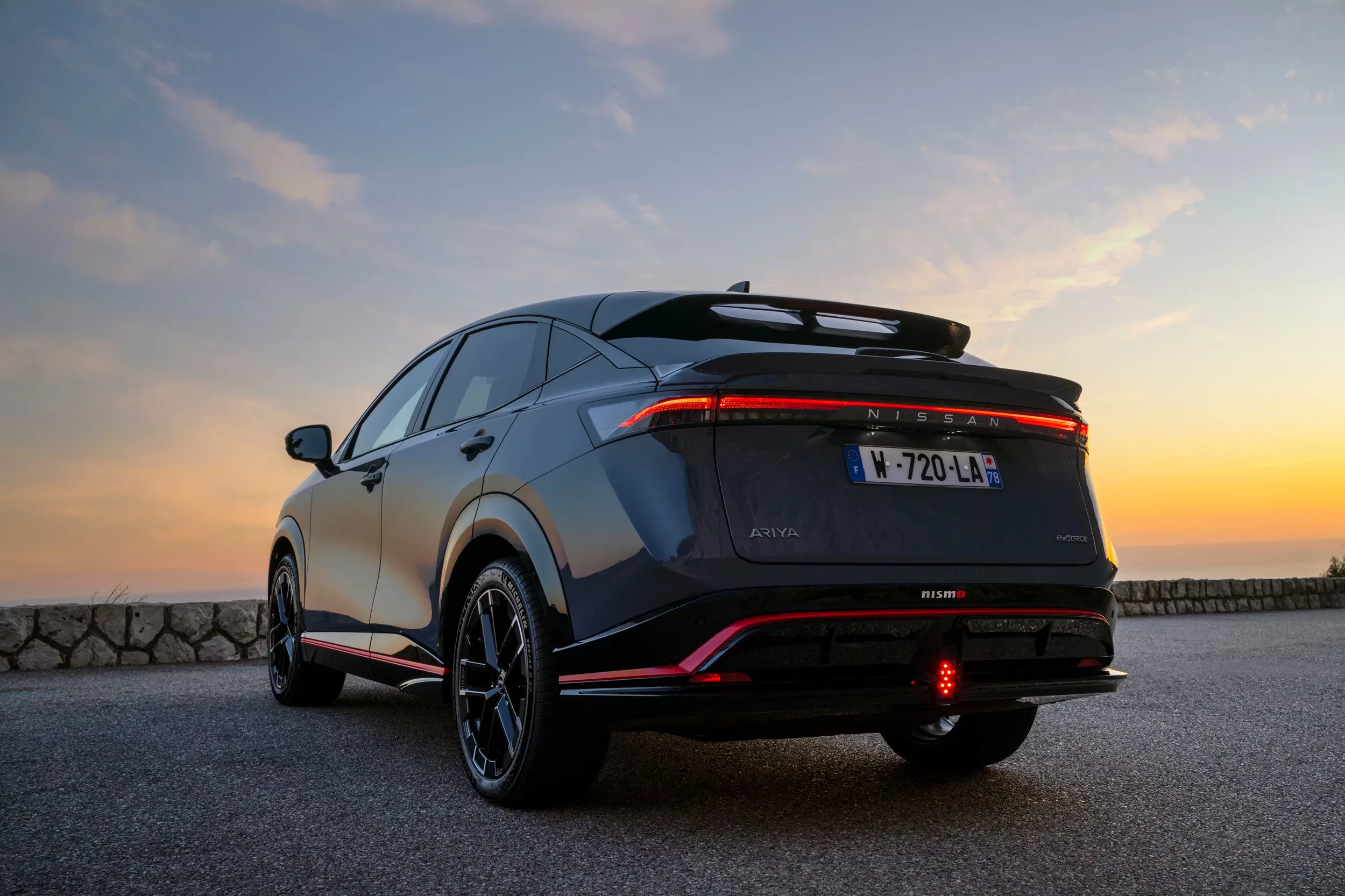 SUV Nissan Ariya Nismo 2025